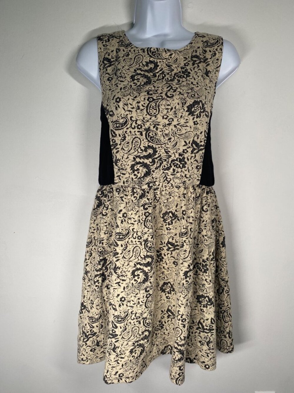 Rewind Sleeveless Fit & Flare Dress With Paisley Pattern And Keyhole Back Black